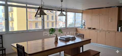 Apartamento t3 c/ terraço no laranjeiro