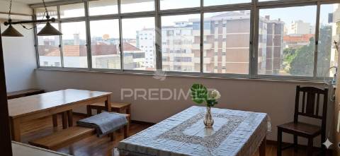 Apartamento t3 c/ terraço no laranjeiro