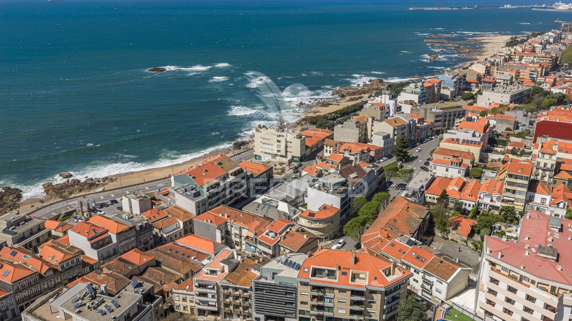 Duplex exclusivo no coração da foz do douro