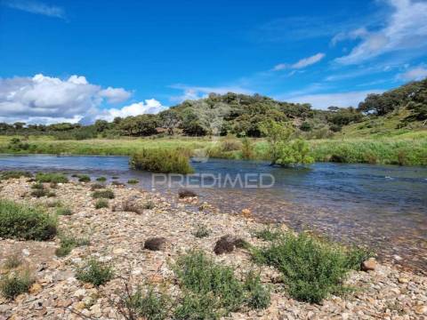 Herdade com artigo urbano
