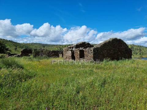 Herdade com artigo urbano