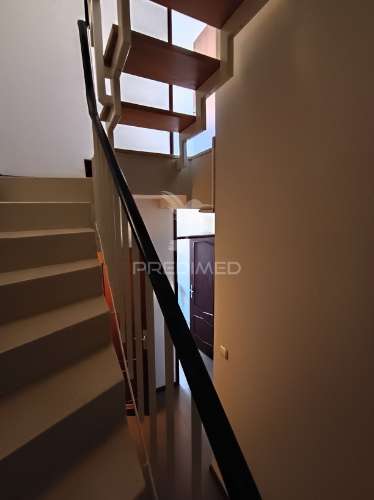 T2 triplex com terraço – zona central do porto