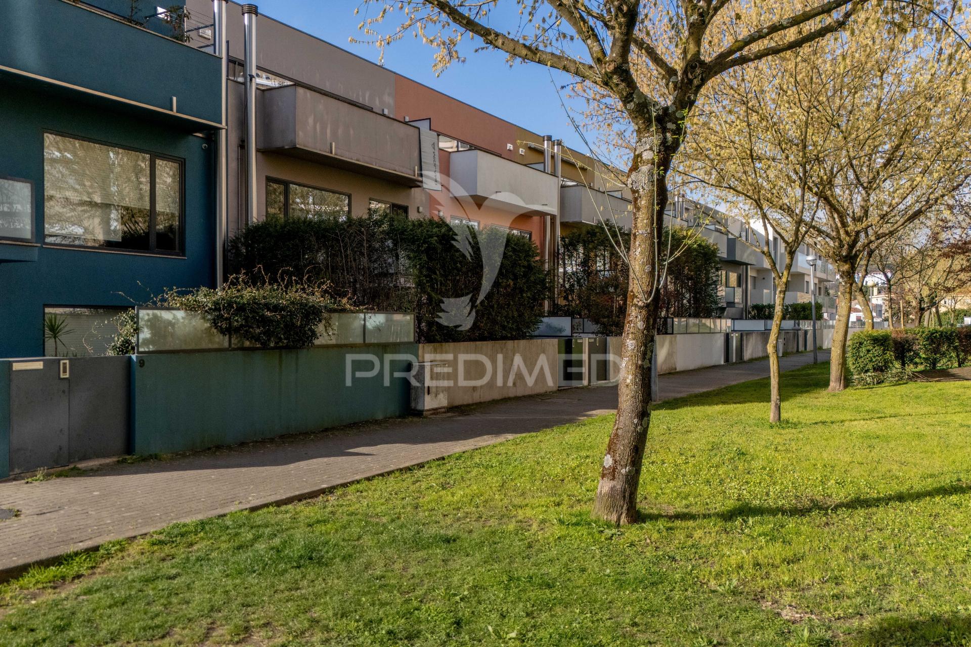 Moradia de luxo t5 com 3 suites | piscina interior aquecida | elevador | localização premium em braga