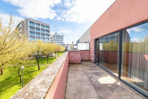 Moradia de luxo t5 com 3 suites | piscina interior aquecida | elevador | localização premium em braga