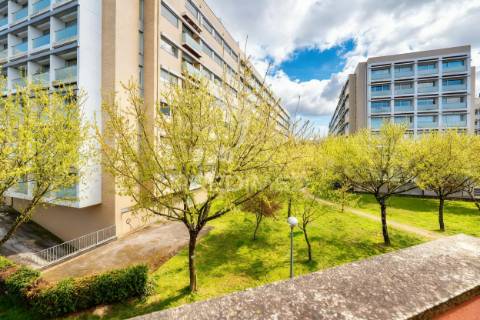 Moradia de luxo t5 com 3 suites | piscina interior aquecida | elevador | localização premium em braga