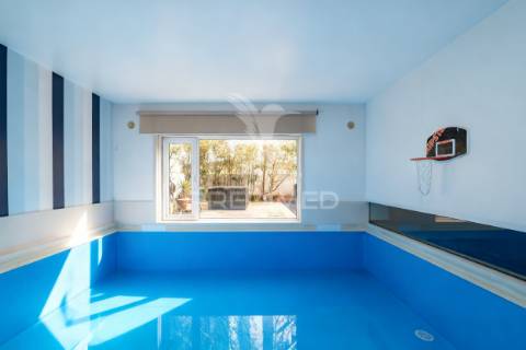 Moradia de luxo t5 com 3 suites | piscina interior aquecida | elevador | localização premium em braga