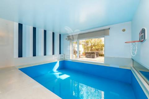 Moradia de luxo t5 com 3 suites | piscina interior aquecida | elevador | localização premium em braga