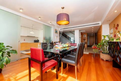 Moradia de luxo t5 com 3 suites | piscina interior aquecida | elevador | localização premium em braga