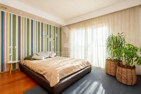 Moradia de luxo t5 com 3 suites | piscina interior aquecida | elevador | localização premium em braga