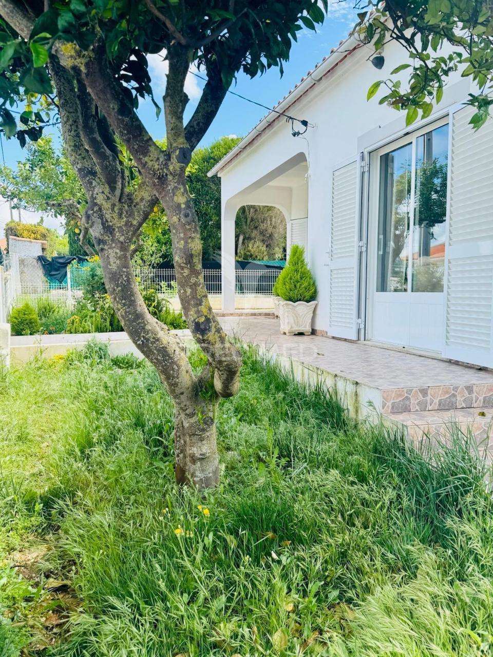 Encantadora moradia t2 no coração do barrocal algarvio – cerro de ouro, paderne