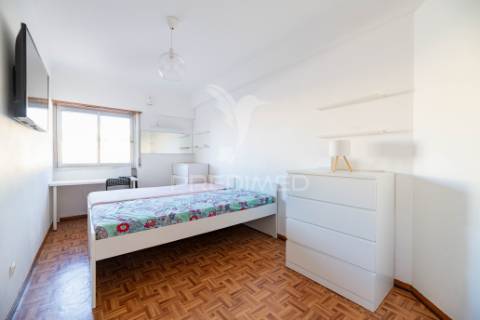 Apartamento t3 no centro de alverca do ribatejo