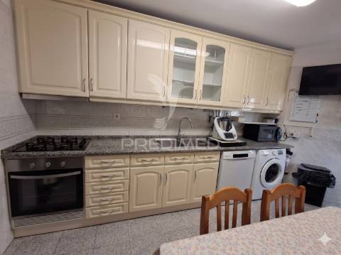 Apartamento t3 com box fechada – algueirão, mem martins