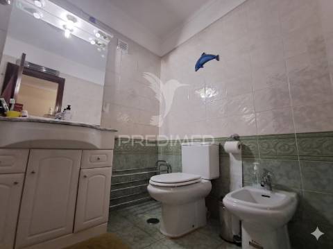 Apartamento t3 com box fechada – algueirão, mem martins