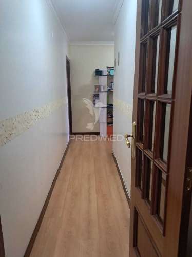 Apartamento t3 com box fechada – algueirão, mem martins