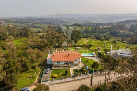 Moradia para comprar em feteira - cela