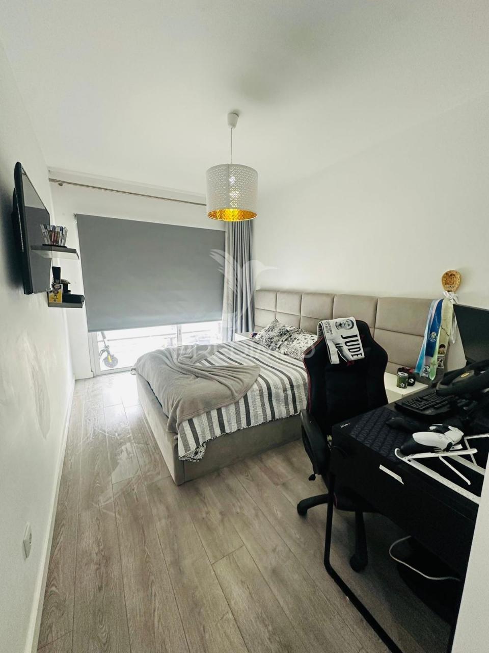 Apartamento t4 semi-novo com vista rio douro