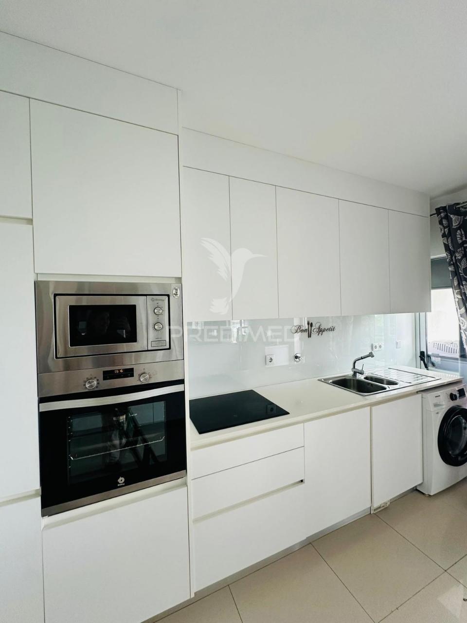 Apartamento t4 semi-novo com vista rio douro