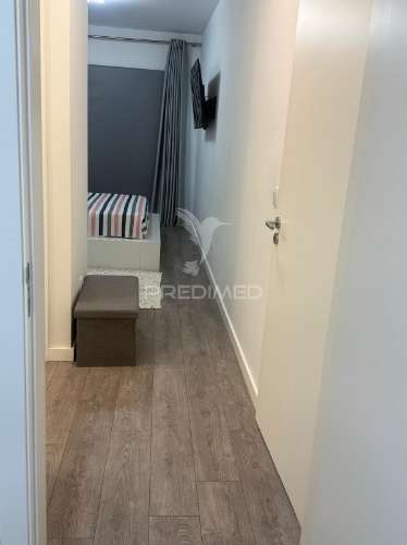 Apartamento t4 semi-novo com vista rio douro