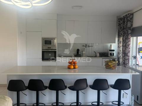 Apartamento t4 semi-novo com vista rio douro