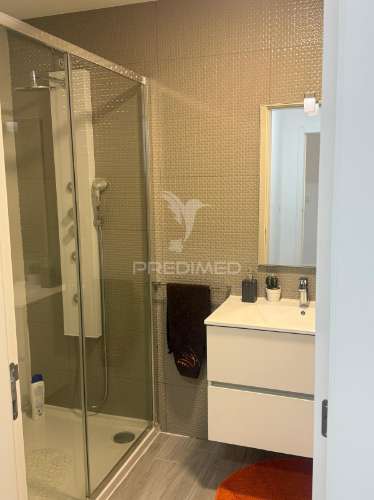 Apartamento t4 semi-novo com vista rio douro