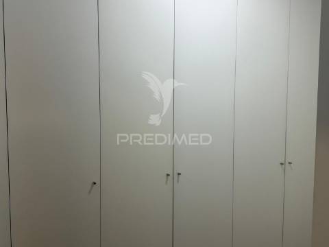 Apartamento t4 semi-novo com vista rio douro