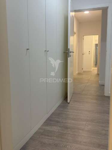 Apartamento t4 semi-novo com vista rio douro