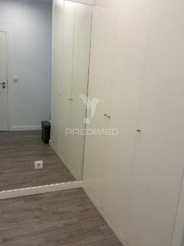 Apartamento t4 semi-novo com vista rio douro