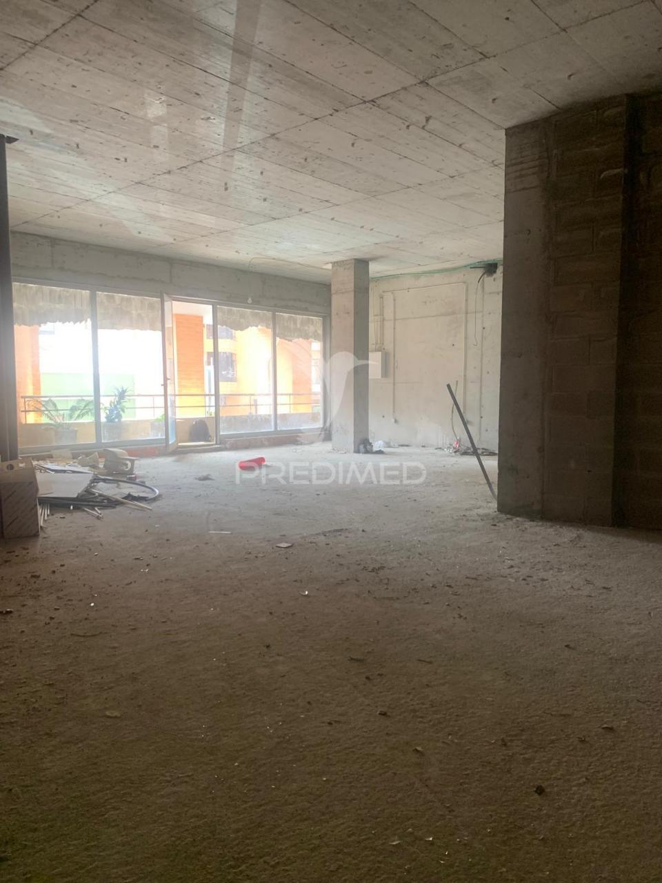 Loja em bruto na praça da rainha dona amélia, bonfim