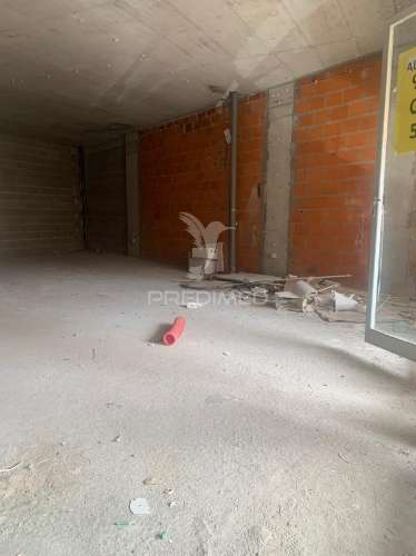 Loja em bruto na praça da rainha dona amélia, bonfim