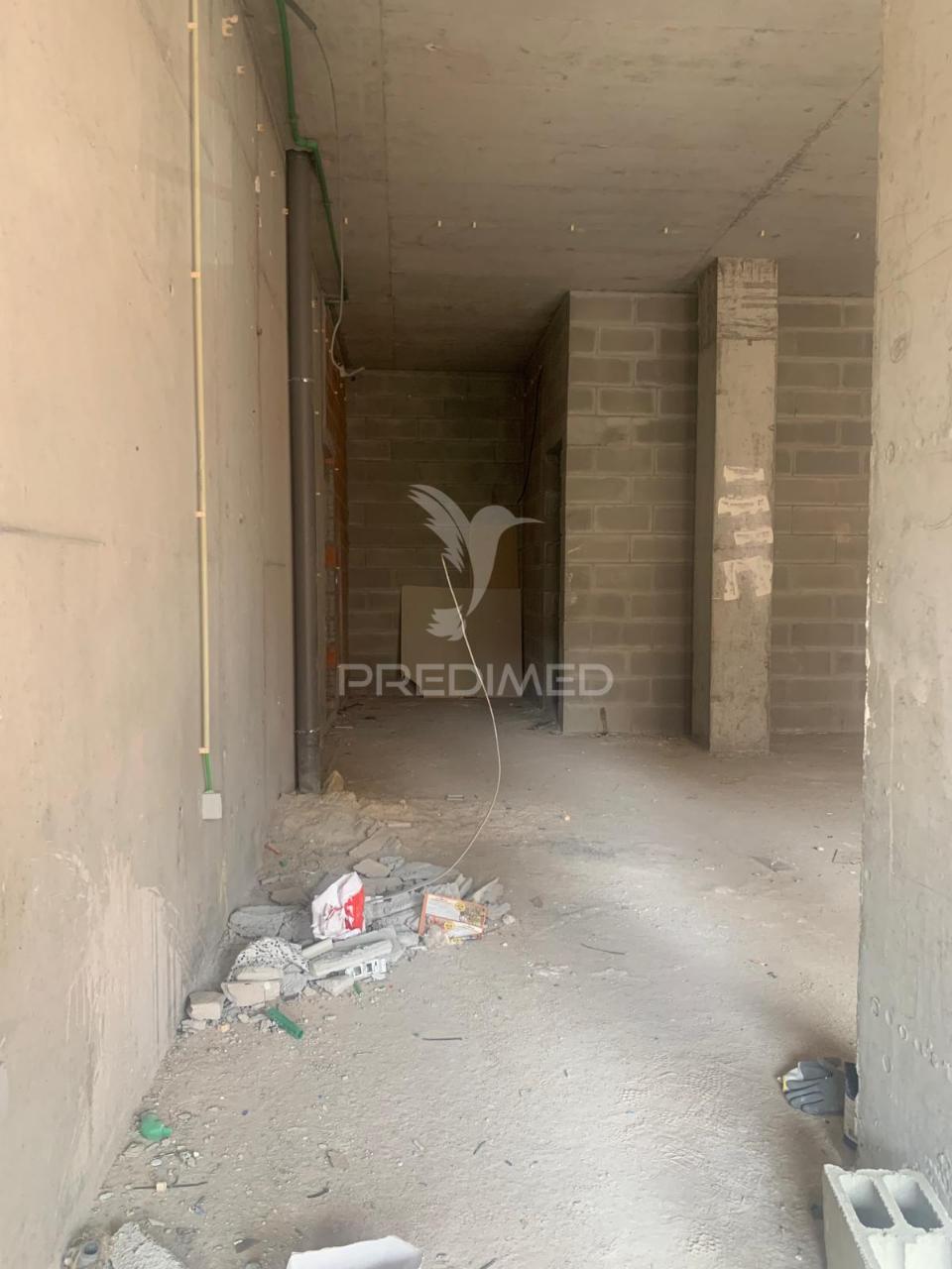 Loja em bruto na praça da rainha dona amélia, bonfim