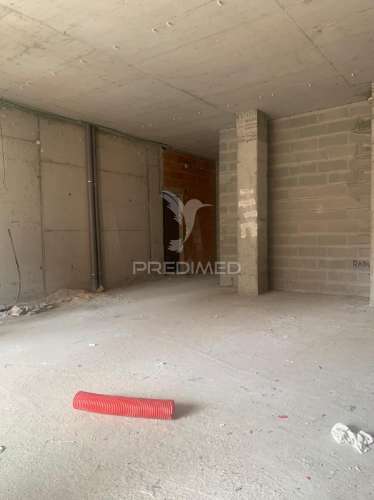 Loja em bruto na praça da rainha dona amélia, bonfim