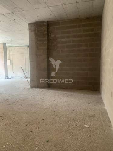 Loja em bruto na praça da rainha dona amélia, bonfim