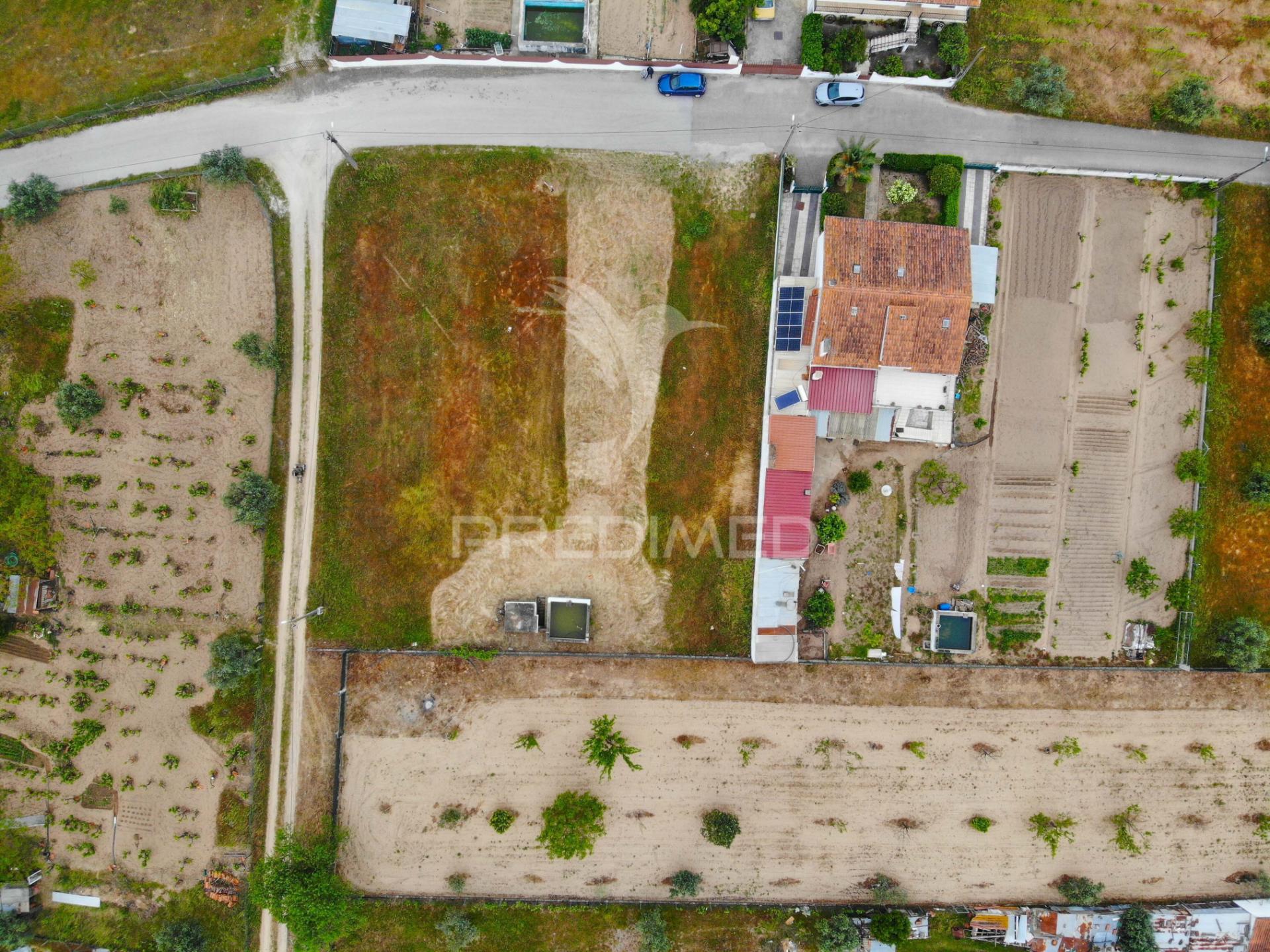 Terreno com 1.440m² em fojo - rossio ao sul do tejo, abrantes.