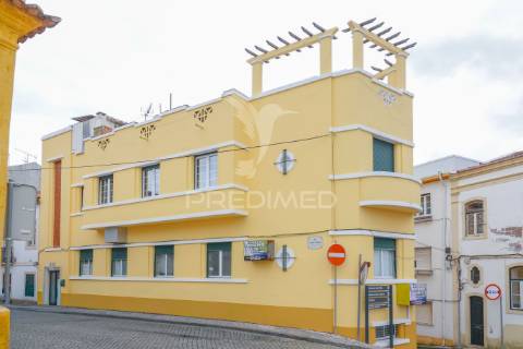 Apartamento t5 com terraço no centro histórico de abrantes - totalmente remodelado.