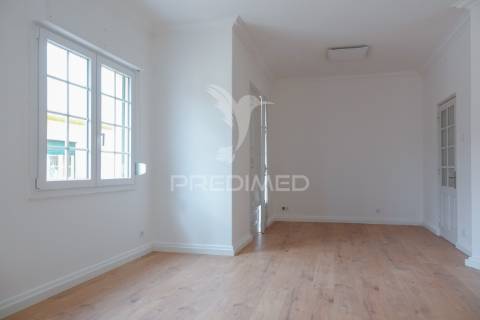 Apartamento t5 com terraço no centro histórico de abrantes - totalmente remodelado.