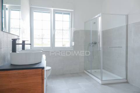 Apartamento t5 com terraço no centro histórico de abrantes - totalmente remodelado.