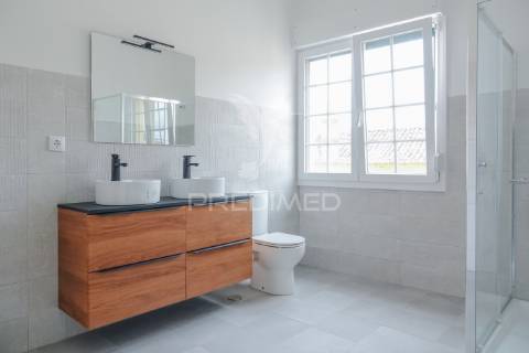 Apartamento t5 com terraço no centro histórico de abrantes - totalmente remodelado.