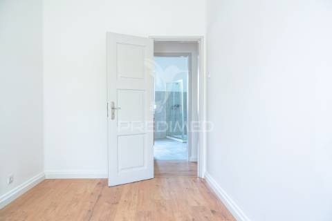 Apartamento t5 com terraço no centro histórico de abrantes - totalmente remodelado.