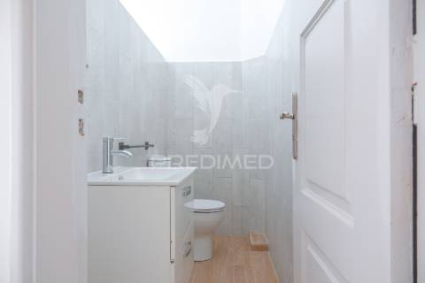 Apartamento t5 com terraço no centro histórico de abrantes - totalmente remodelado.