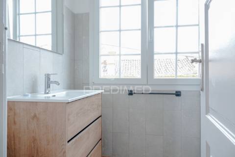 Apartamento t5 com terraço no centro histórico de abrantes - totalmente remodelado.