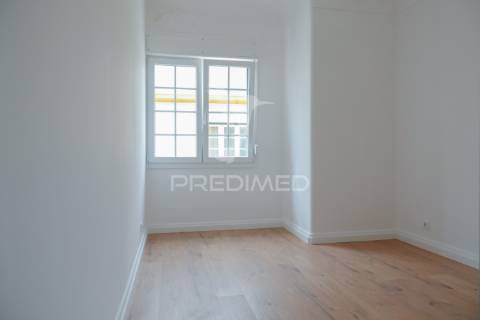 Apartamento t5 com terraço no centro histórico de abrantes - totalmente remodelado.