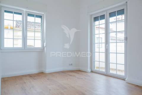 Apartamento t5 com terraço no centro histórico de abrantes - totalmente remodelado.