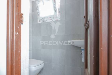 Apartamento t5 com terraço no centro histórico de abrantes - totalmente remodelado.