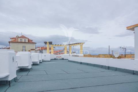 Apartamento t5 com terraço no centro histórico de abrantes - totalmente remodelado.