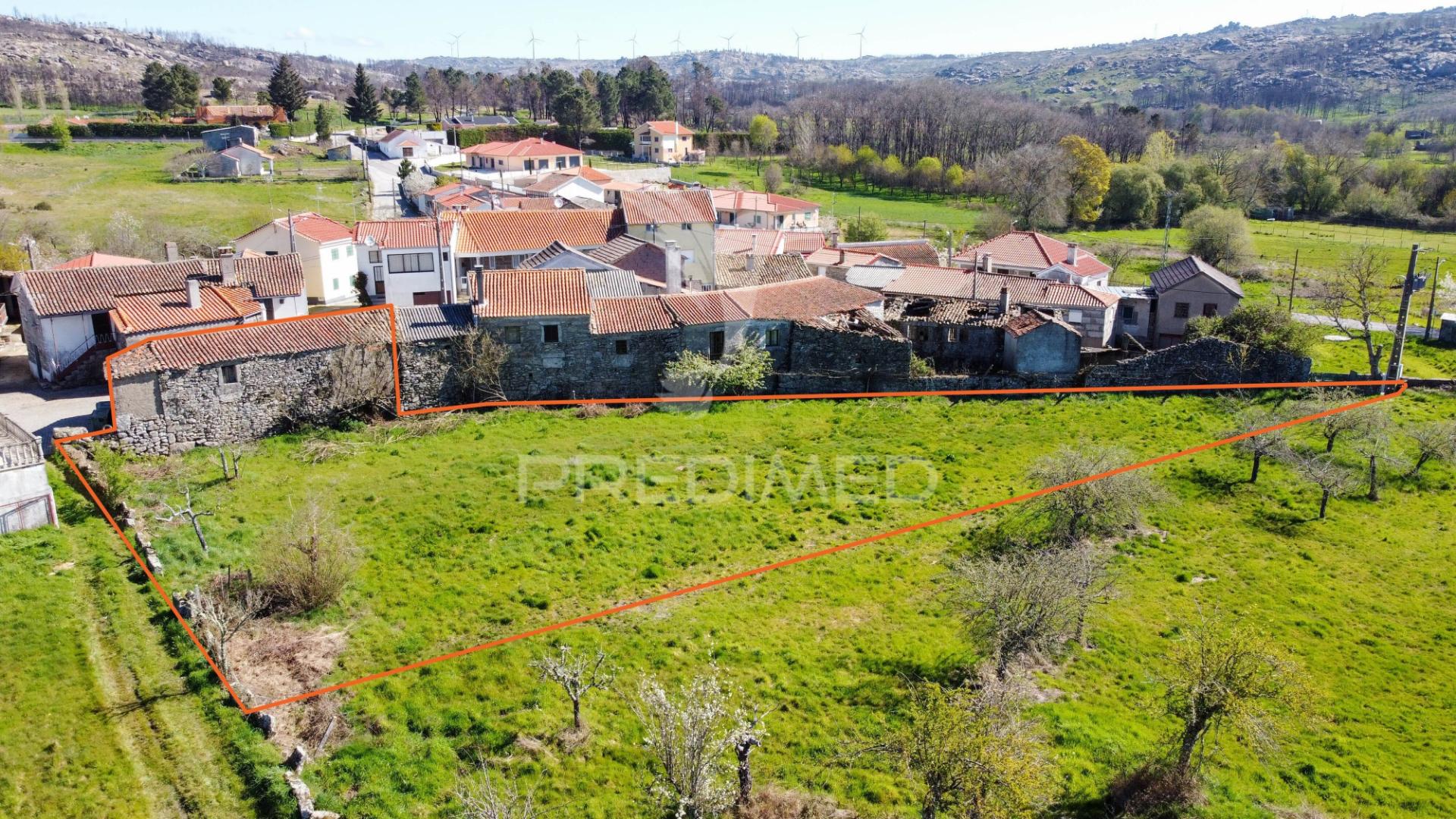 Casas em rio de moinhos com terreno para recuperar