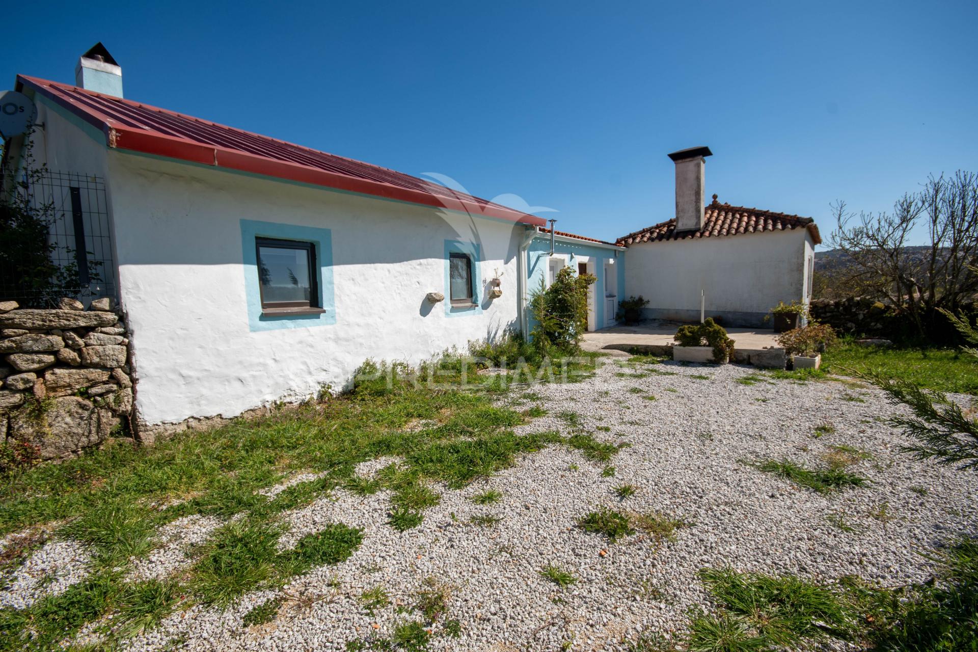 Casas em rio de moinhos