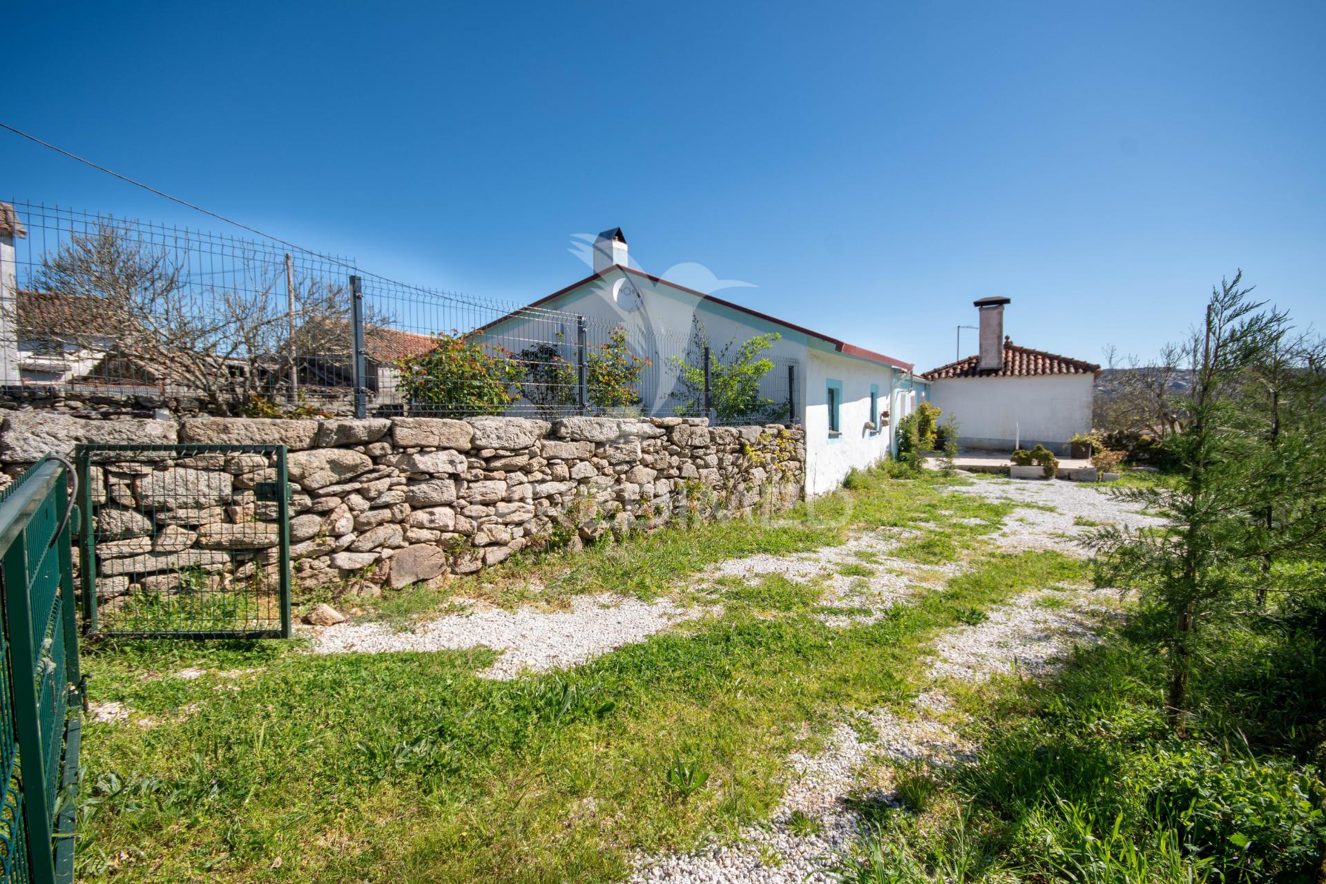 Casas em rio de moinhos