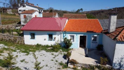 Casas em rio de moinhos