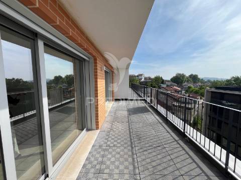 T1 no último piso com terraço e vistas desafogadas - azurém - guimarães