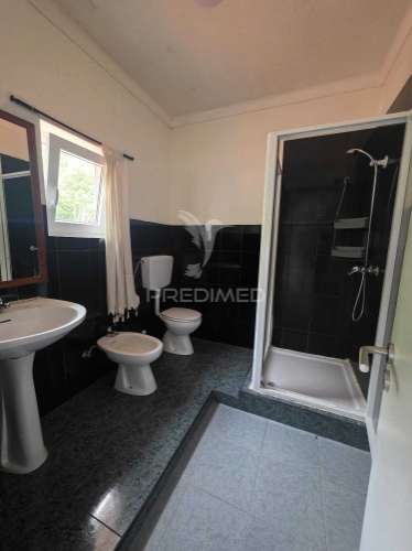 Moradia de dois pisos - pronta a entrar